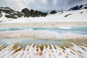 dégel du lac de montagne lagrev
