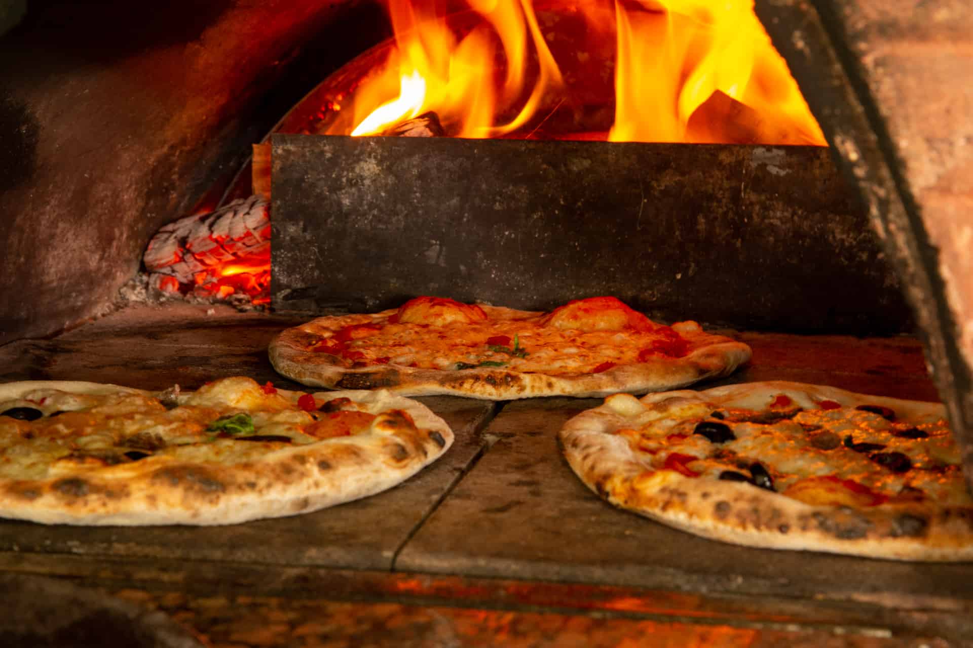 photo münsingen gastronomy wood oven pizza
